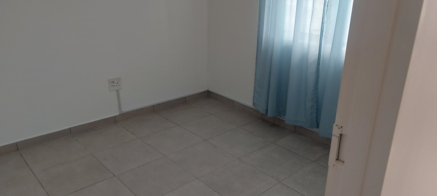 To Let 2 Bedroom Property for Rent in The Connifers Western Cape